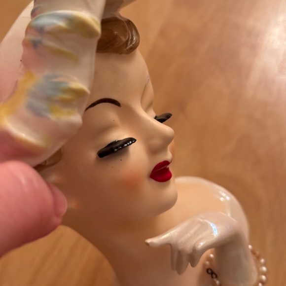 🌻 Vintage rare lady head vase pastel floral hat flower - Picture 7 of 9